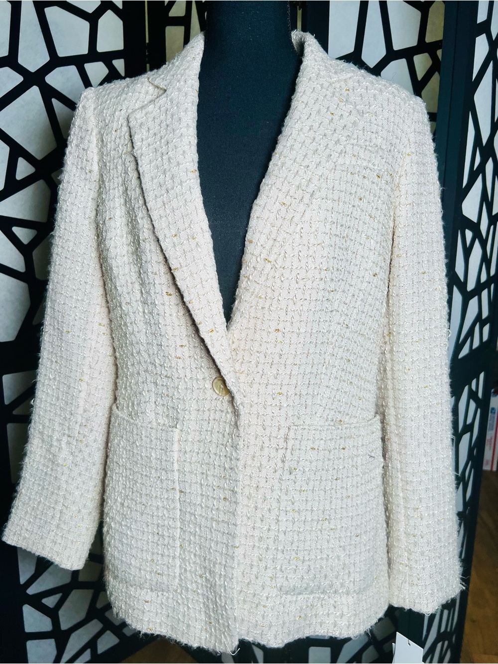 Calvin Klein Cream w/Gold Patch Pocket Tweed Women's Blazer Jacket Size 12P NWT - Picture 2 of 12